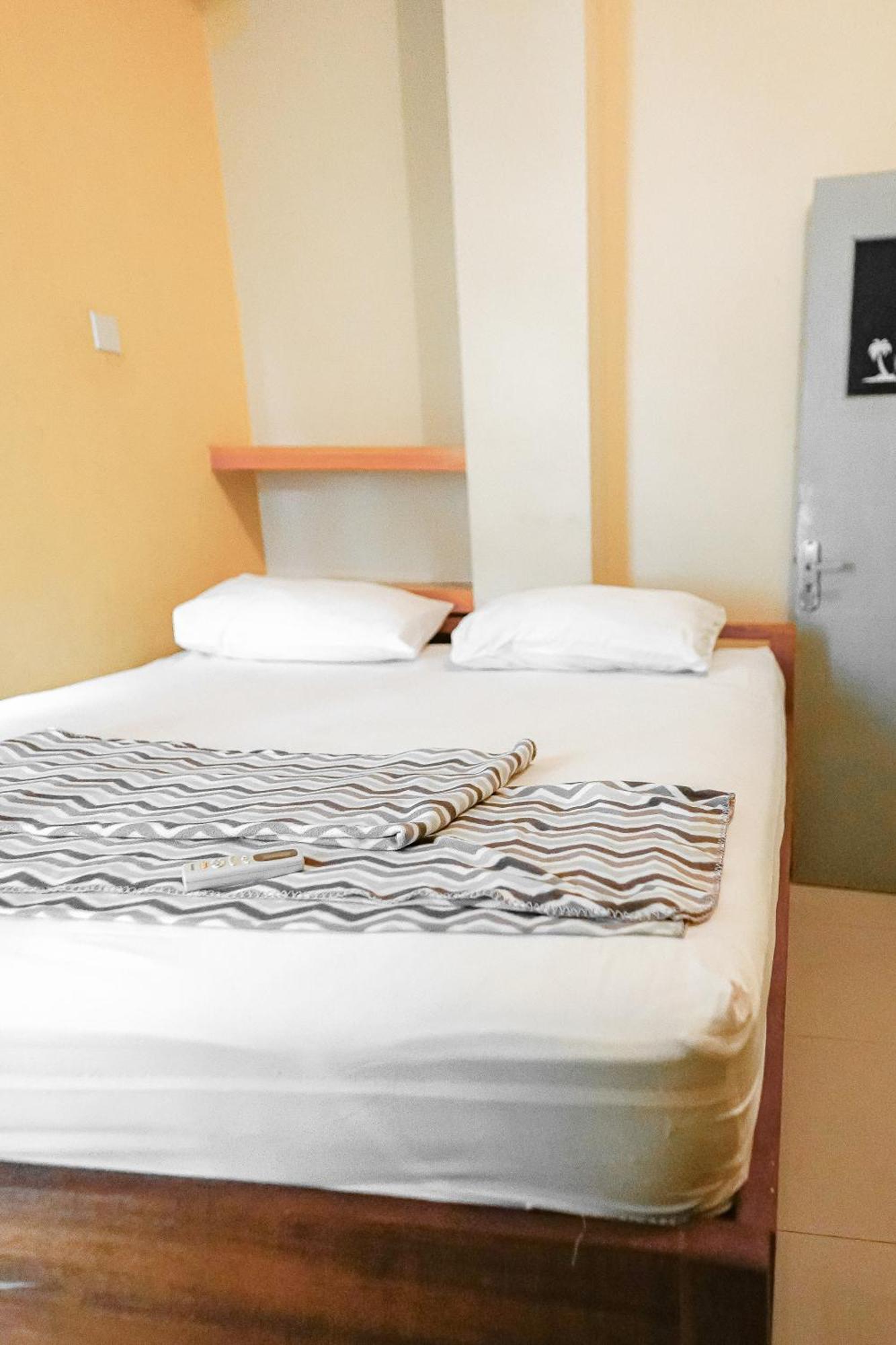 Kokos Hostel Padang City Екстериор снимка