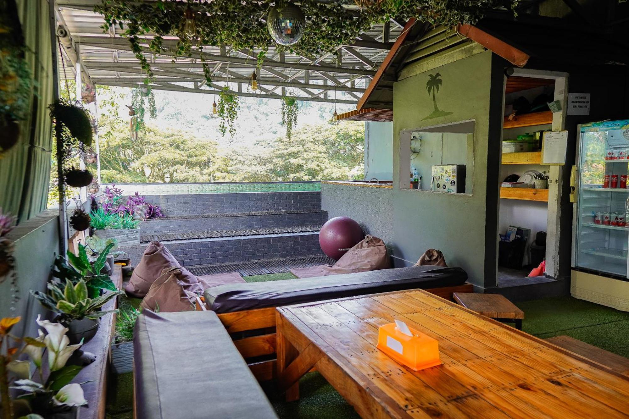 Kokos Hostel Padang City Екстериор снимка