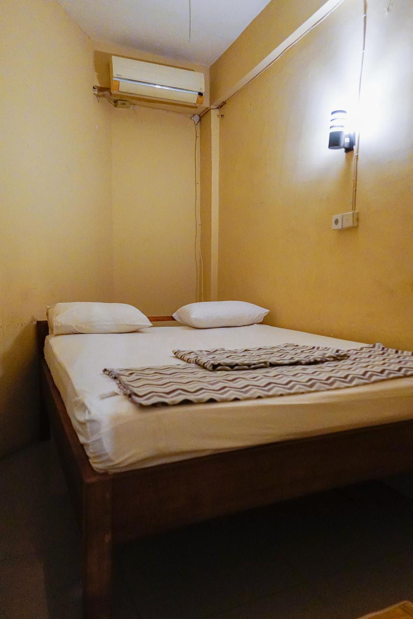 Kokos Hostel Padang City Екстериор снимка