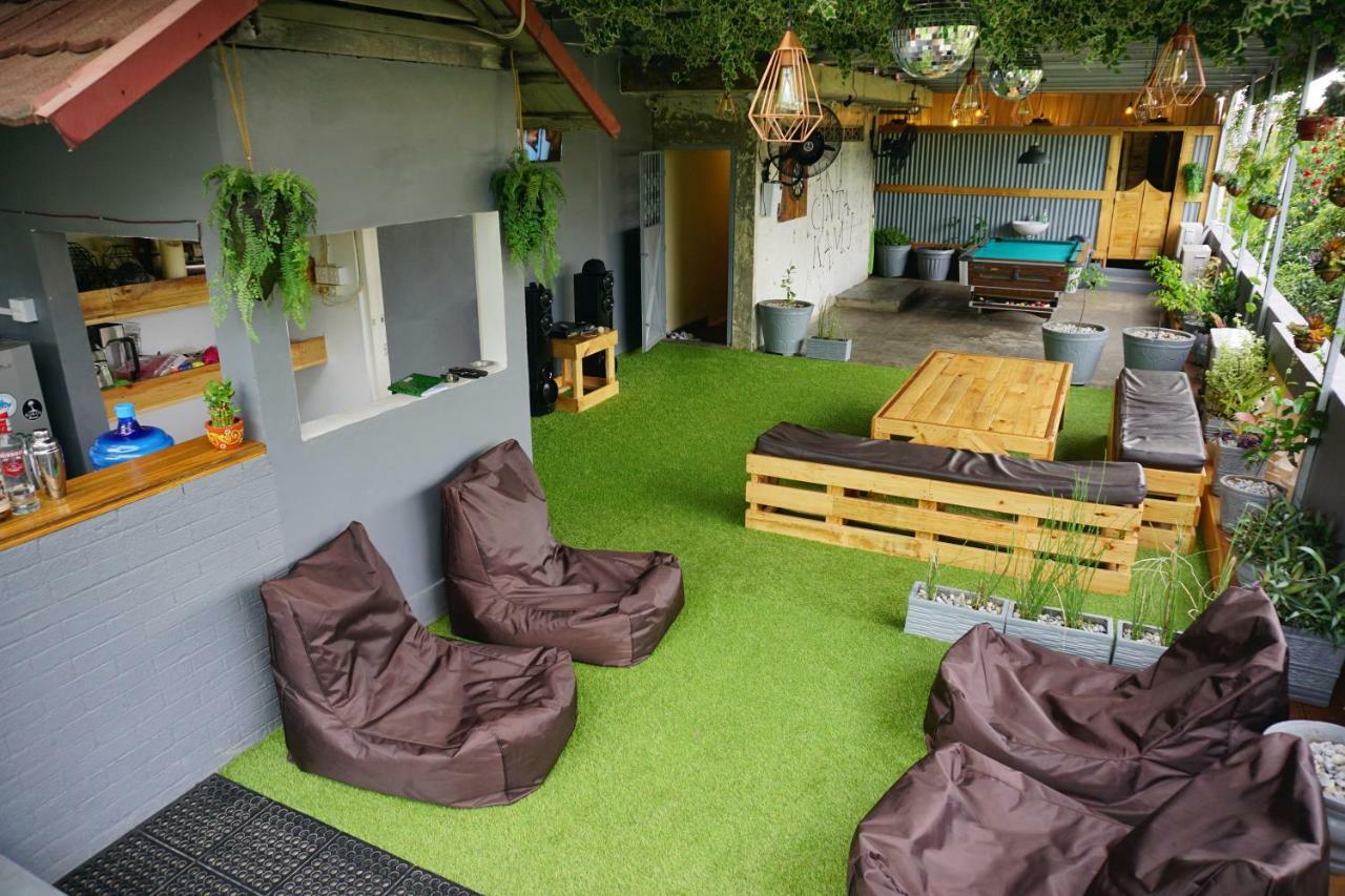 Kokos Hostel Padang City Екстериор снимка