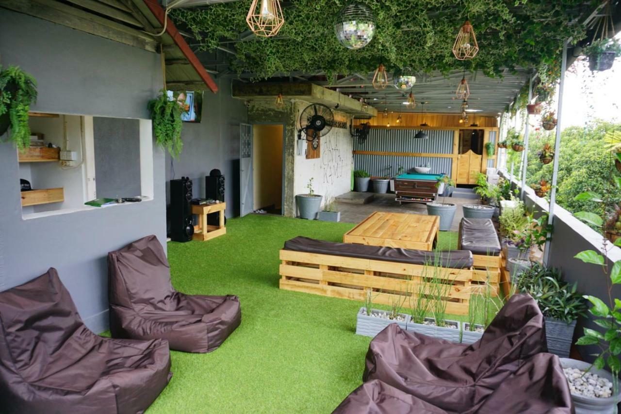 Kokos Hostel Padang City Екстериор снимка