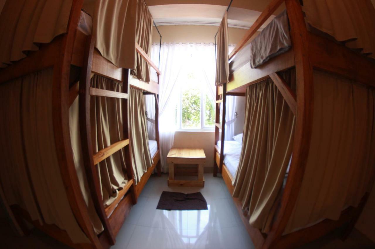 Kokos Hostel Padang City Екстериор снимка