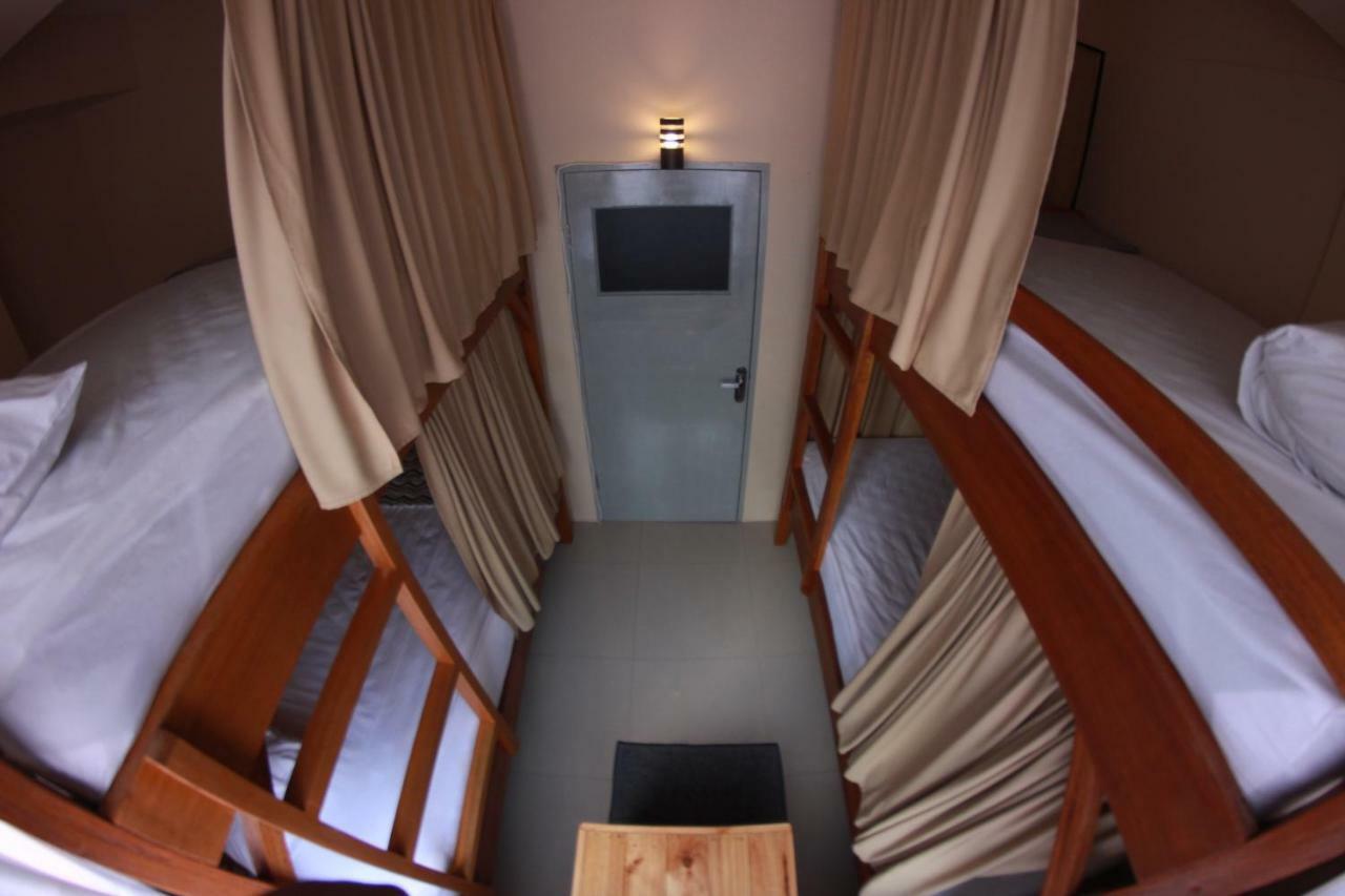 Kokos Hostel Padang City Екстериор снимка